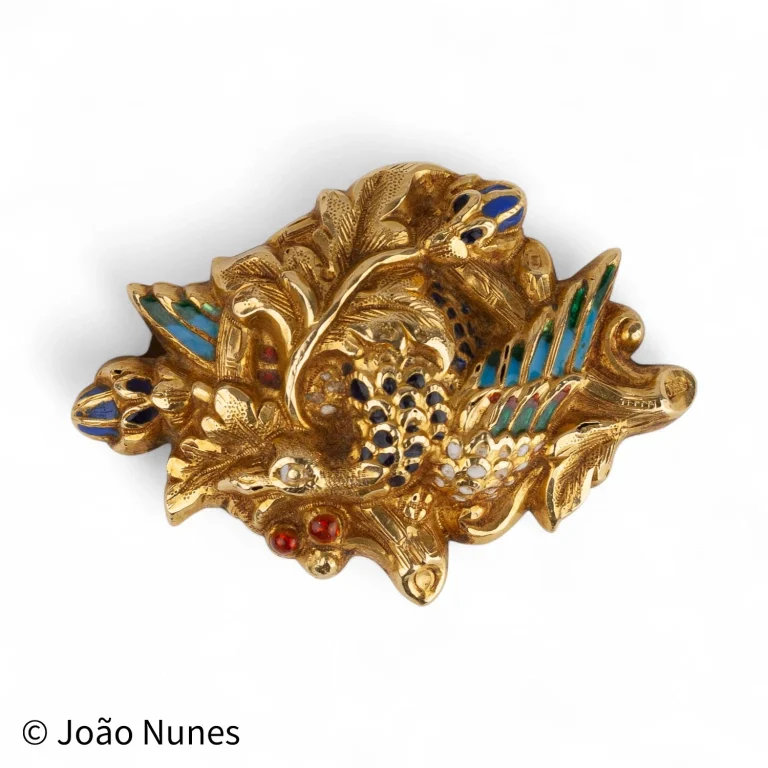 pregadeira-de-ouro